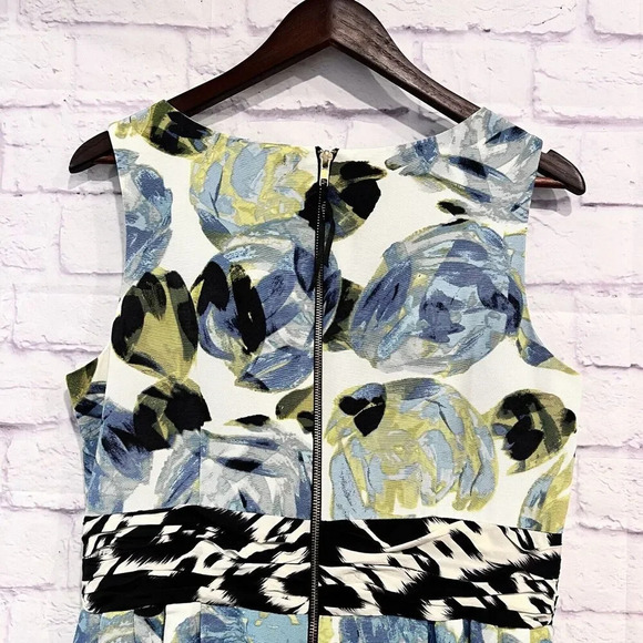 Taylor Size 12 Fit & Flare Dress Green Sleeveless Floral Pattern Lined Pleated - Picture 4 of 12